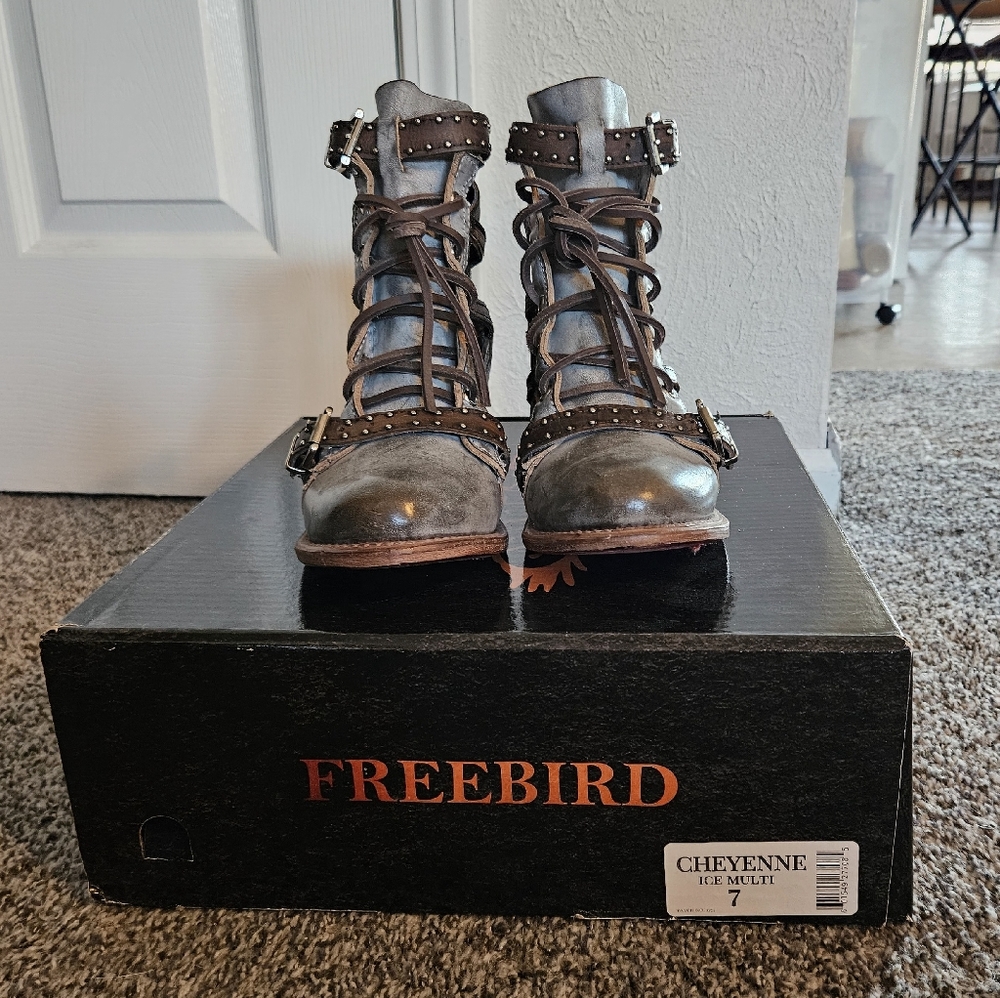 Freebird by Steven Cheyenne - Size 7